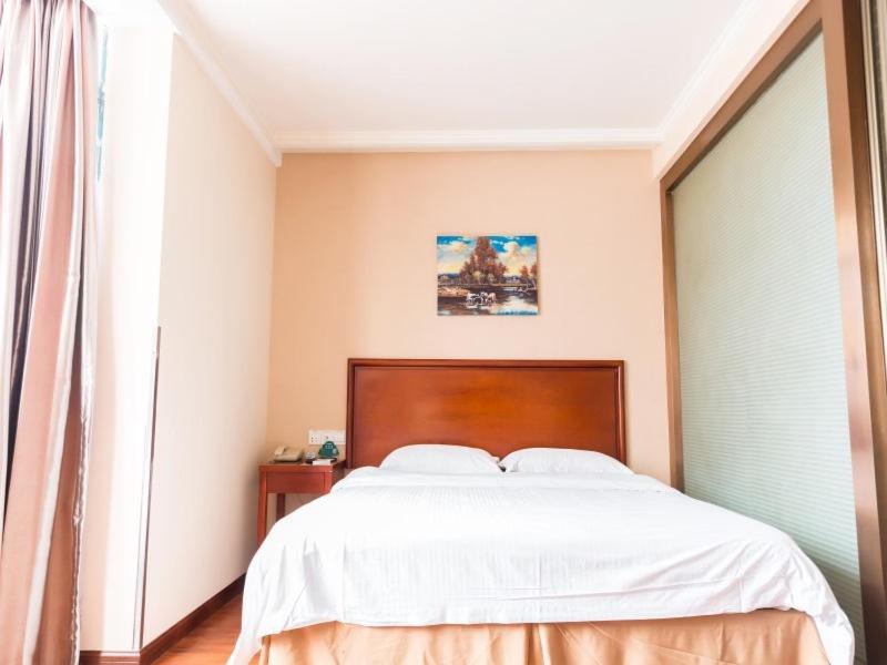Greentree Inn Jiangsu Suzhou Kunshan High Speed Rail Station Hengshan Road Express Hotel Extérieur photo